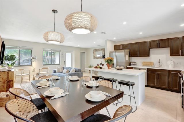 1737 NE 7th Ter, Fort Lauderdale, FL 33305