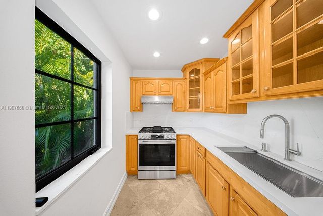 4685 SW 13th Ter, Miami, FL 33134