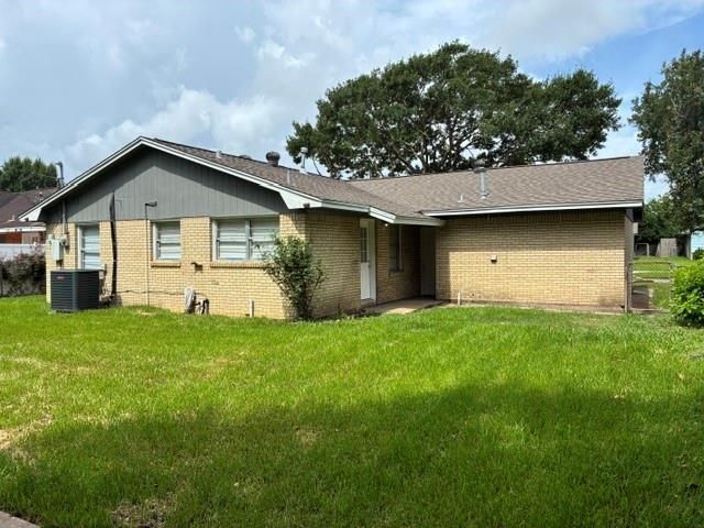 1805 Thelma Lane, Pasadena, TX 77502