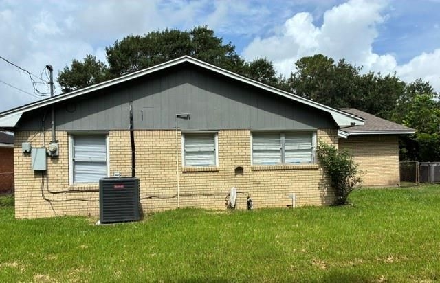 1805 Thelma Lane, Pasadena, TX 77502