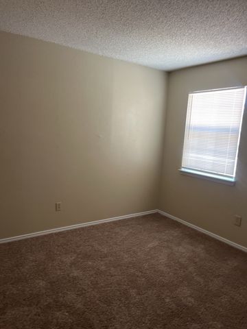125 NE Johnson Avenue 20, Burleson, TX 76028