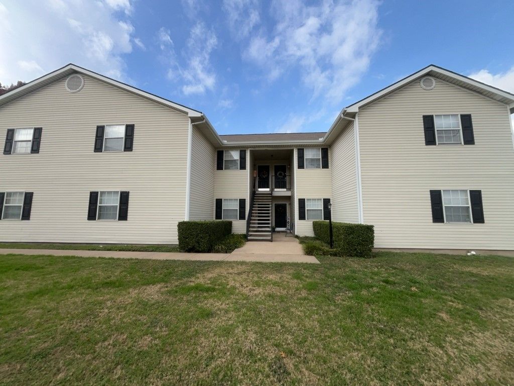 125 NE Johnson Avenue 20, Burleson, TX 76028