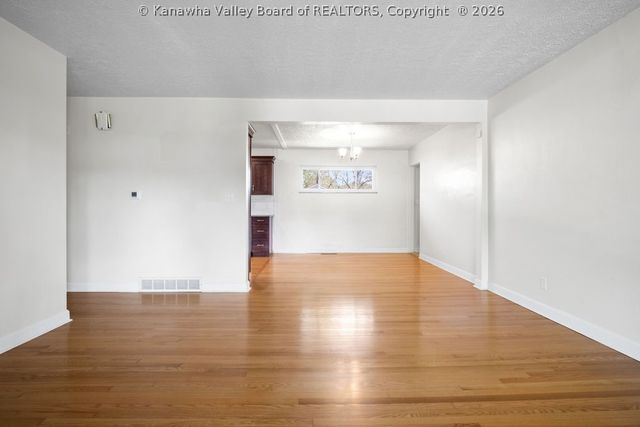 2044 LINCOLN Avenue, St Albans, WV 25177