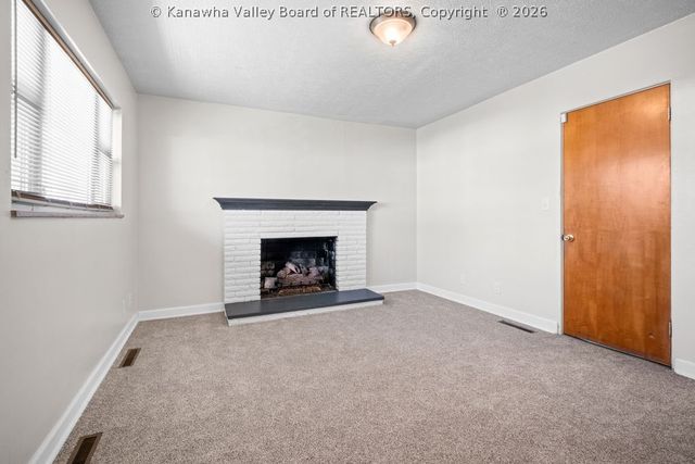 2044 LINCOLN Avenue, St Albans, WV 25177
