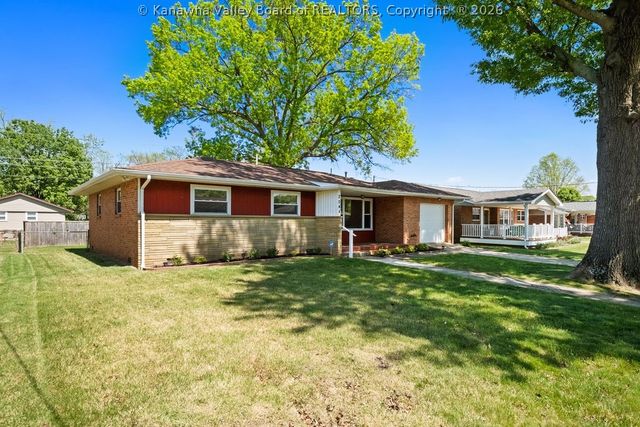 2044 LINCOLN Avenue, St Albans, WV 25177