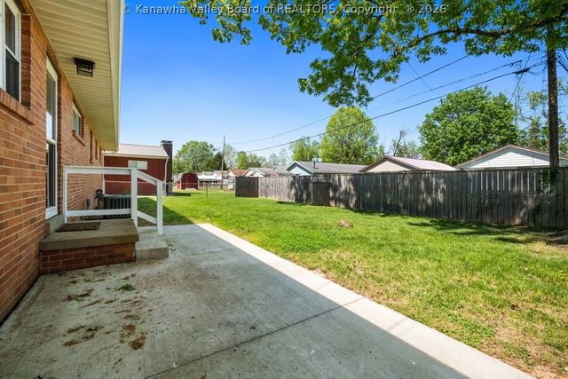 2044 LINCOLN Avenue, St Albans, WV 25177