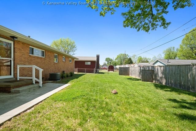 2044 LINCOLN Avenue, St Albans, WV 25177
