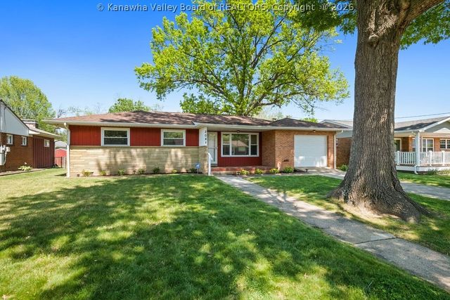 2044 LINCOLN Avenue, St Albans, WV 25177