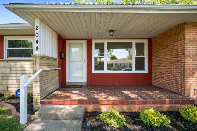 2044 LINCOLN Avenue, St Albans, WV 25177