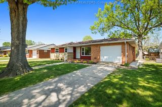 2044 LINCOLN Avenue, St Albans, WV 25177