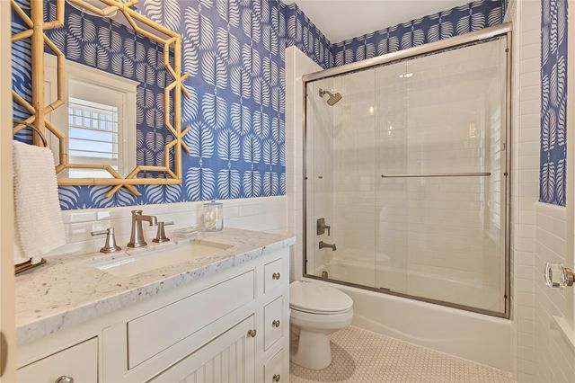 10 Islamorada, Hitchcock, TX 77563