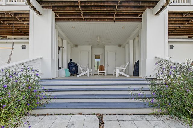 10 Islamorada, Hitchcock, TX 77563