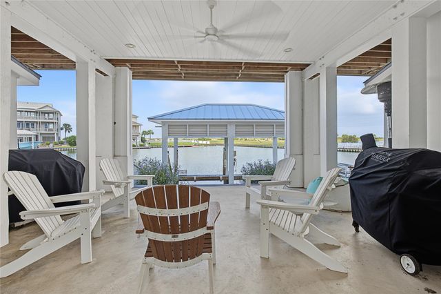 10 Islamorada, Hitchcock, TX 77563