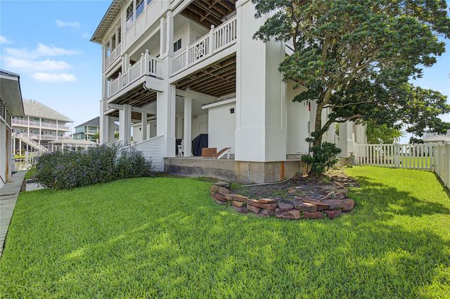 10 Islamorada, Hitchcock, TX 77563
