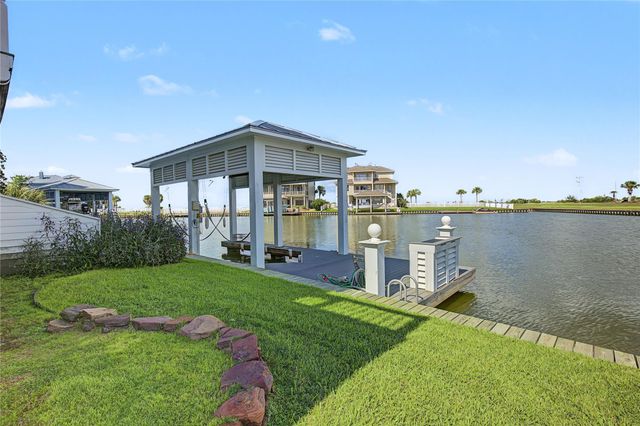 10 Islamorada, Hitchcock, TX 77563