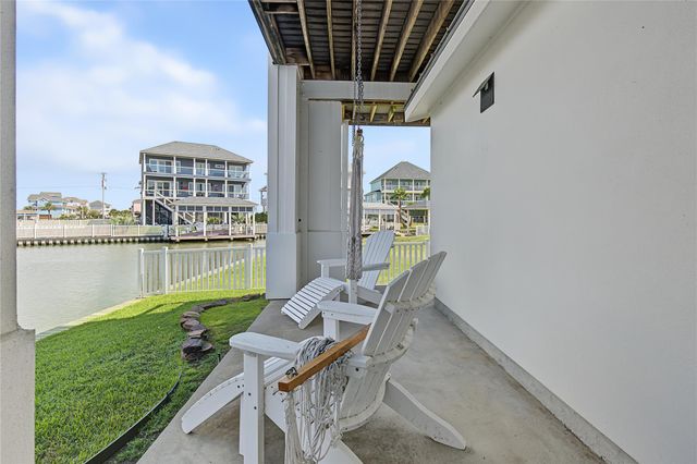 10 Islamorada, Hitchcock, TX 77563
