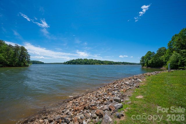 136 Oak Point Lane, Stony Point, NC 27028