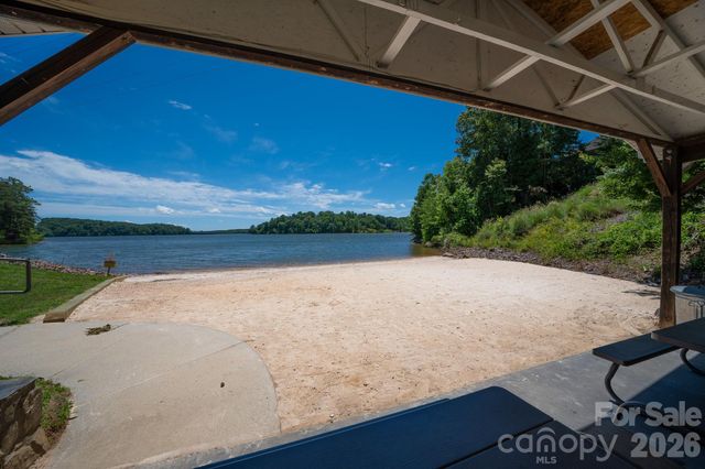 136 Oak Point Lane, Stony Point, NC 27028