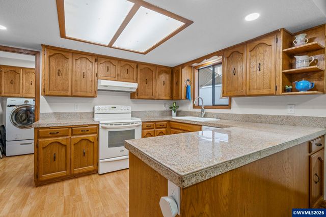 546 Bonnie Ct NW, Salem, OR 97304