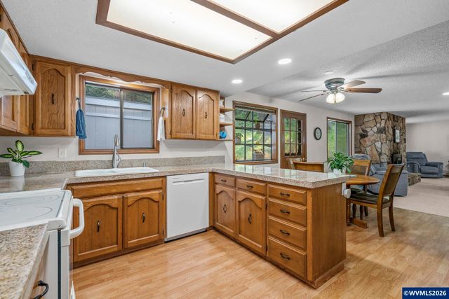 546 Bonnie Ct NW, Salem, OR 97304
