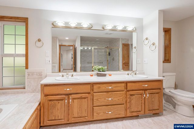 546 Bonnie Ct NW, Salem, OR 97304