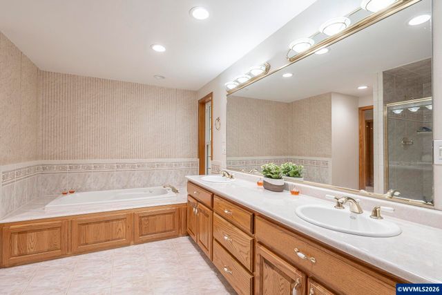 546 Bonnie Ct NW, Salem, OR 97304