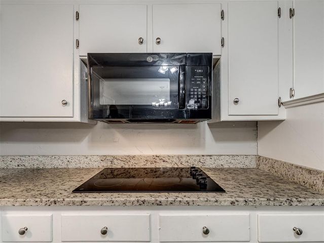 2013 Hardy Drive, Edmond, OK 73013