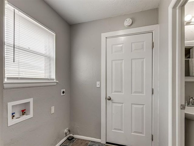 2013 Hardy Drive, Edmond, OK 73013