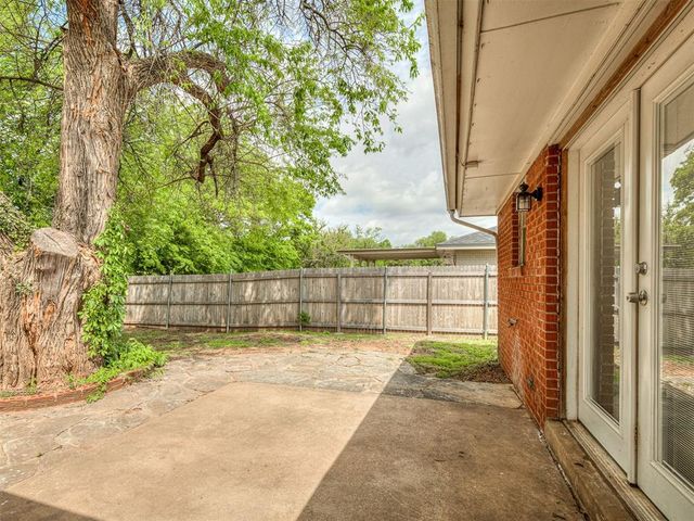 2013 Hardy Drive, Edmond, OK 73013