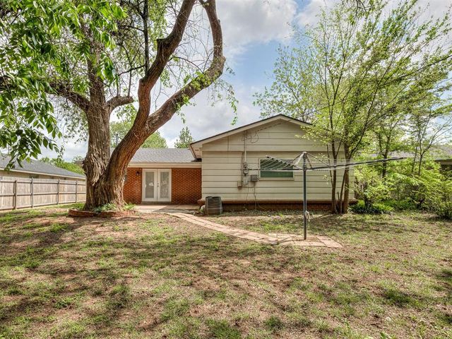 2013 Hardy Drive, Edmond, OK 73013