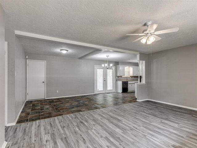 2013 Hardy Drive, Edmond, OK 73013