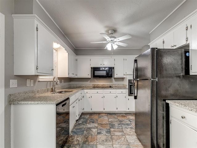 2013 Hardy Drive, Edmond, OK 73013