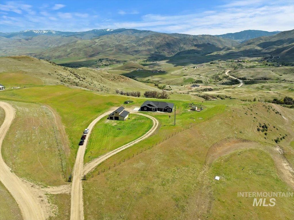 34 Deirdre Dr, Horseshoe Bend, ID 83629