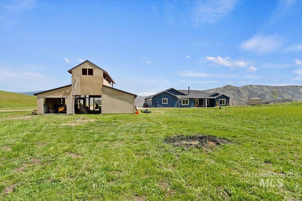 34 Deirdre Dr, Horseshoe Bend, ID 83629 photo 2