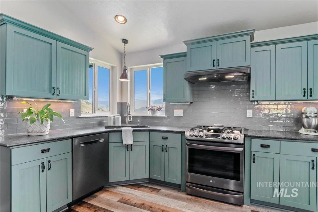 34 Deirdre Dr, Horseshoe Bend, ID 83629 photo 6