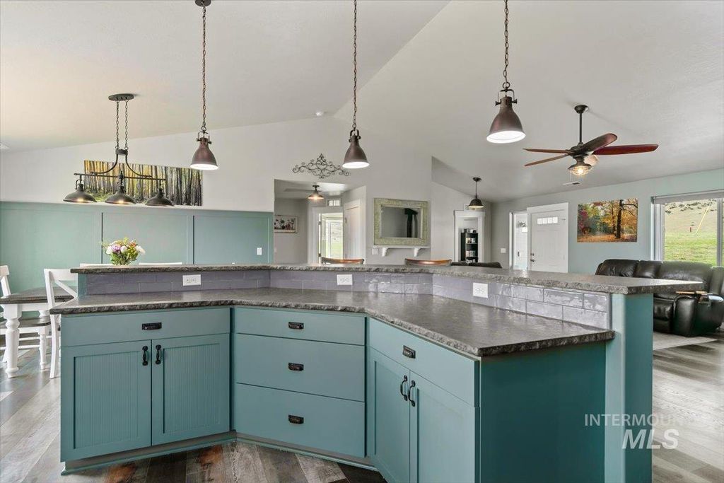 34 Deirdre Dr, Horseshoe Bend, ID 83629 photo 7