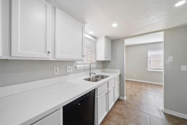 28630 Lochlevan Court, Huffman, TX 77336