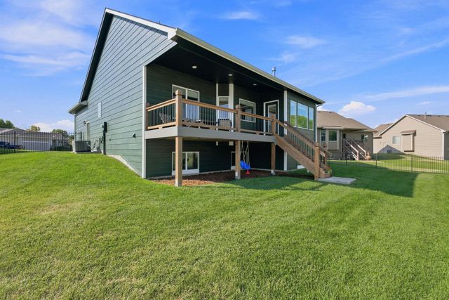 8206 W Kackley Cir, Wichita, KS 67205
