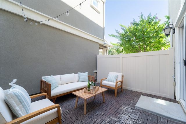 9110 Foster, Chatsworth, CA 91311