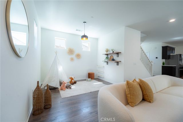 9110 Foster, Chatsworth, CA 91311