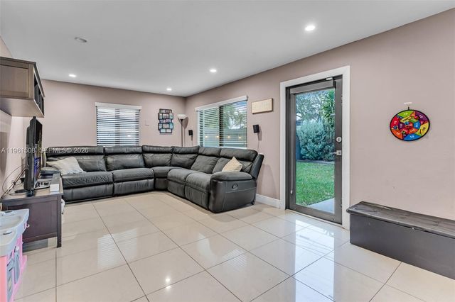 7585 SW 28th Street, Miami, FL 33155