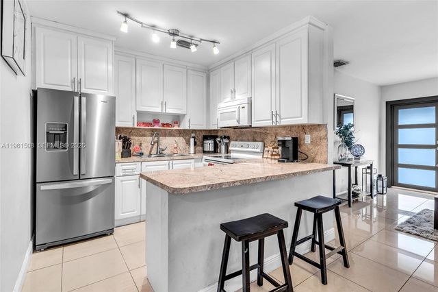7585 SW 28th Street, Miami, FL 33155