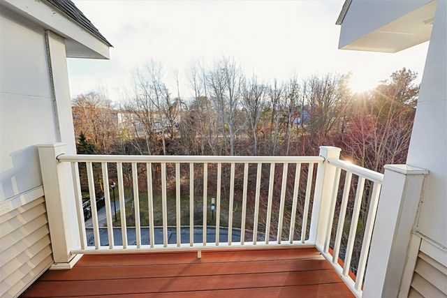 614 Pond St 1411, Braintree, MA 02184