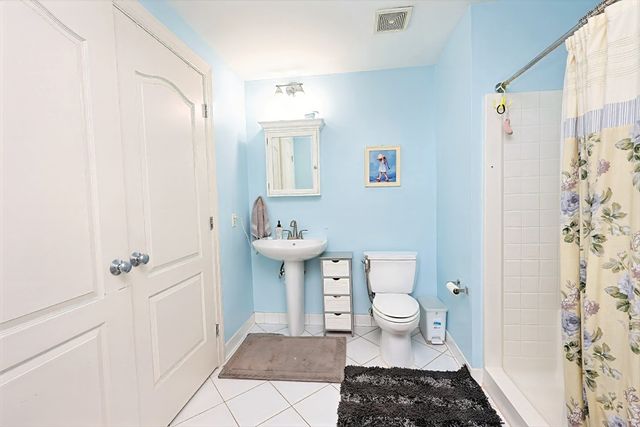 614 Pond St 1411, Braintree, MA 02184