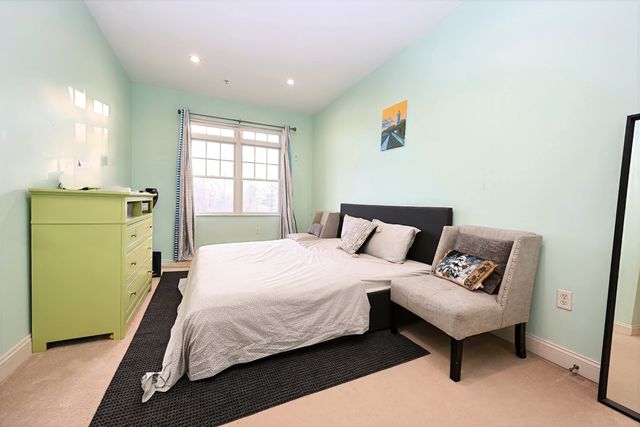 614 Pond St 1411, Braintree, MA 02184