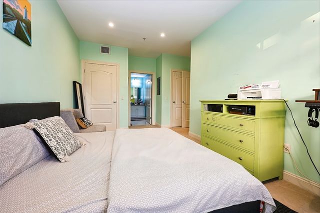 614 Pond St 1411, Braintree, MA 02184