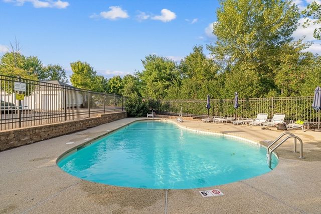 614 Pond St 1411, Braintree, MA 02184