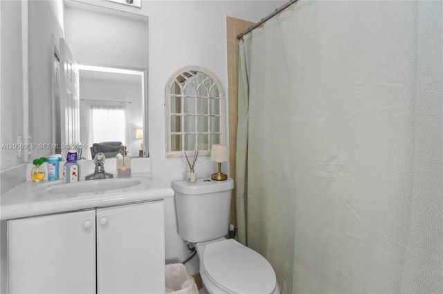 8242 NW 107th Ct 8-12, Doral, FL 33178