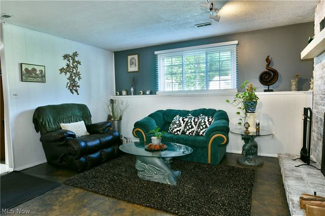 600 Pegotty Court NE, Warren, OH 44484
