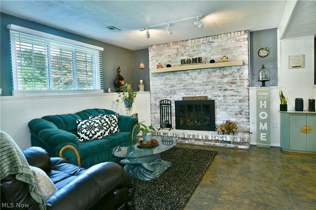 600 Pegotty Court NE, Warren, OH 44484